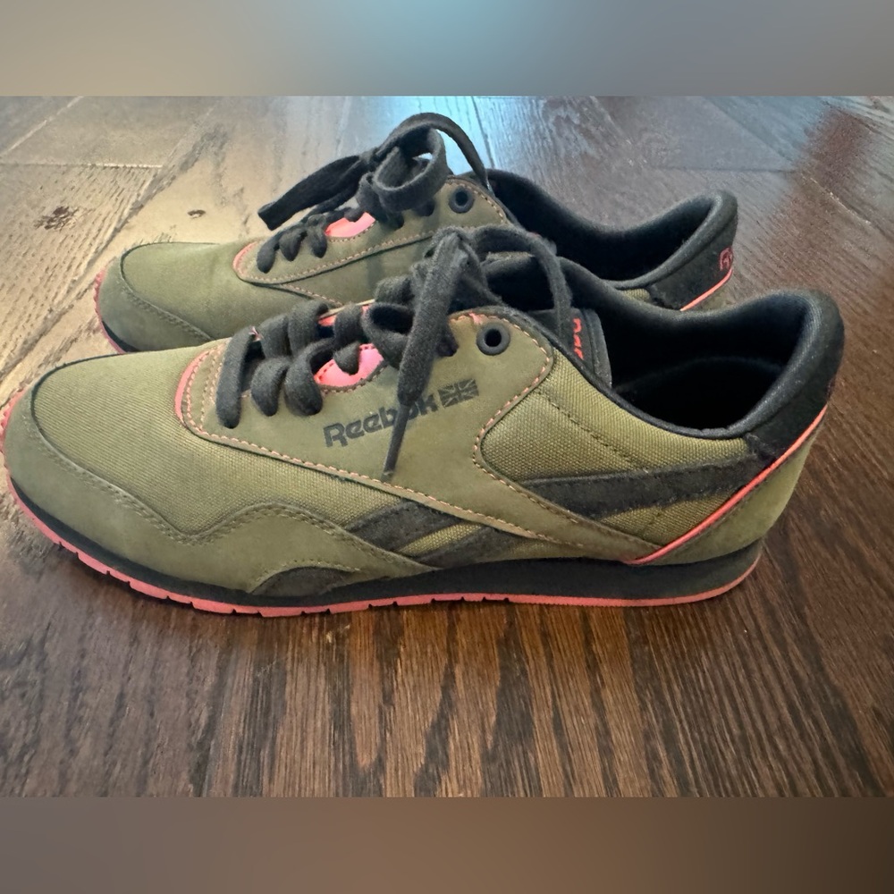 Reebok tennis shoes